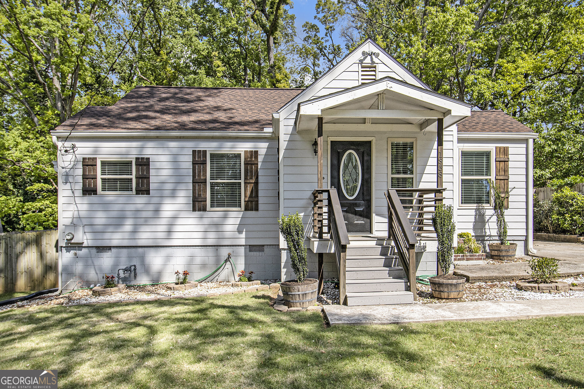 1858 Ridgeland Drive Property Photo 1