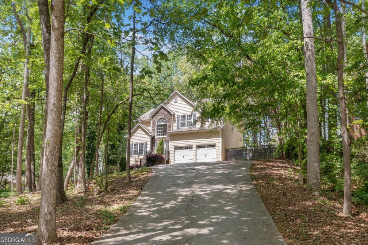 160 Wentworth Drive Property Photo 3