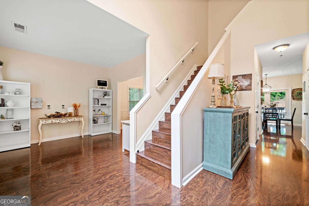 160 Wentworth Drive Property Photo 4