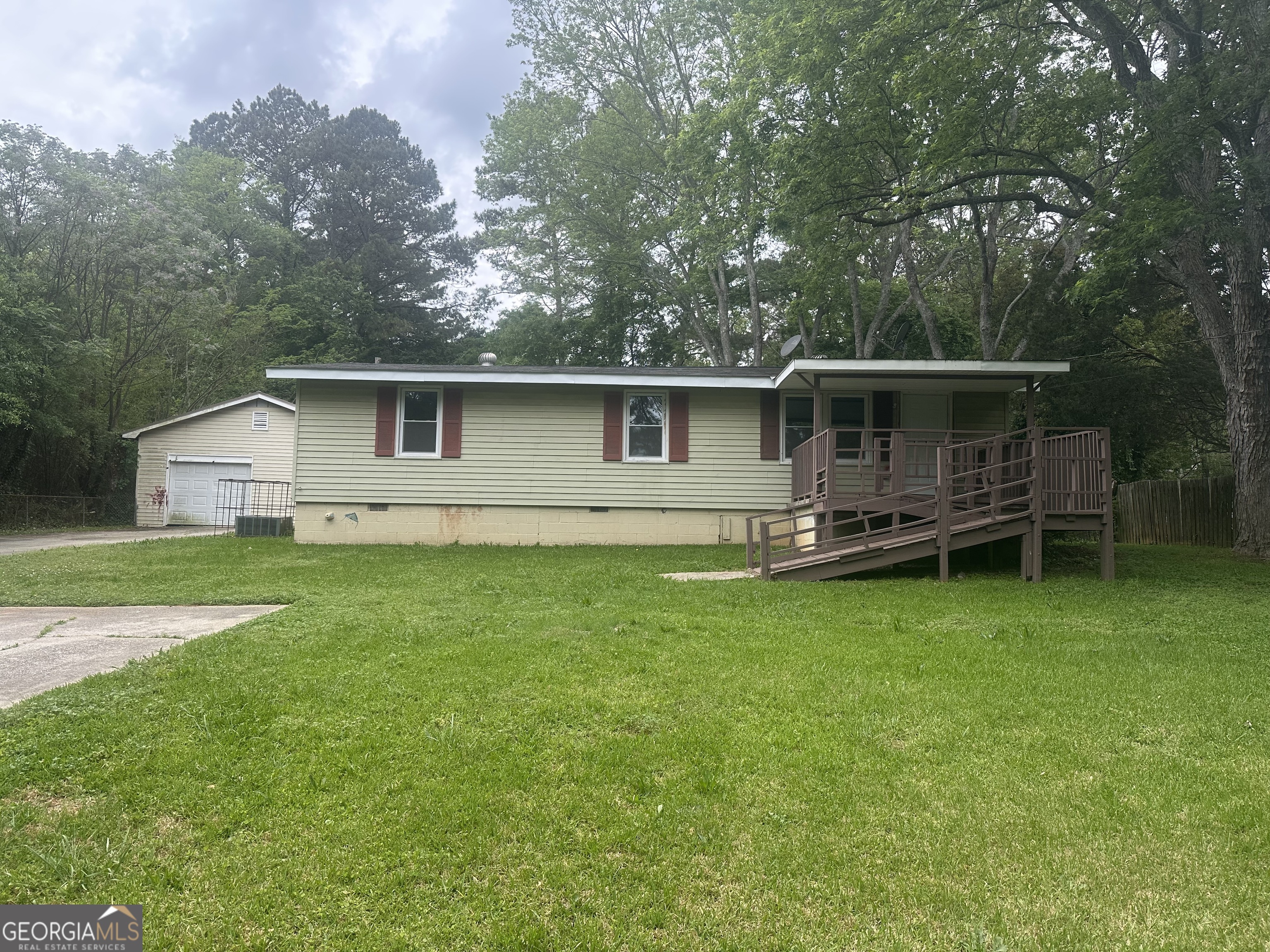 8833 Thomas Road Property Photo 1