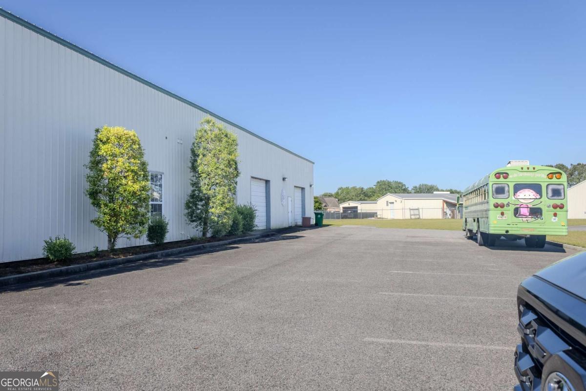 352 Enterprise Drive Property Photo 9