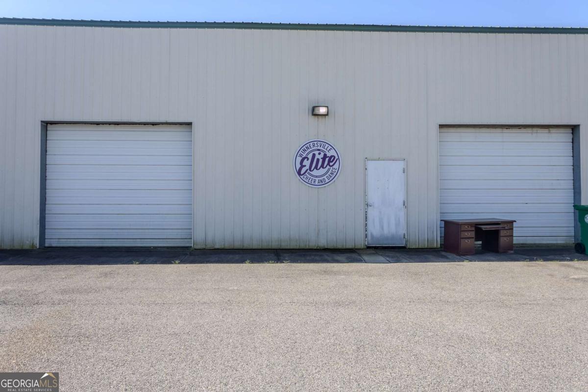352 Enterprise Drive Property Photo 11