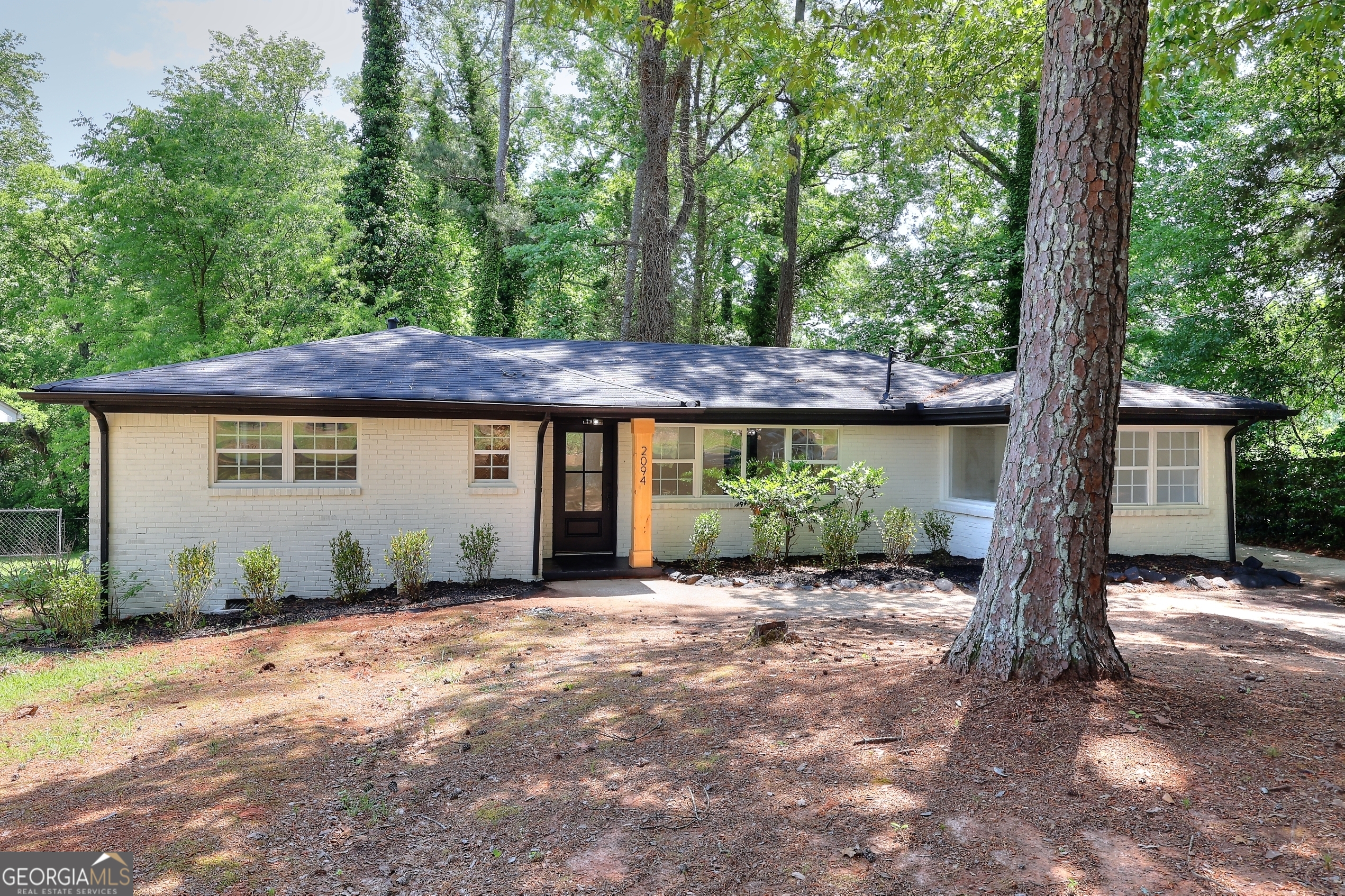 2094 Shamrock Drive Property Photo 1