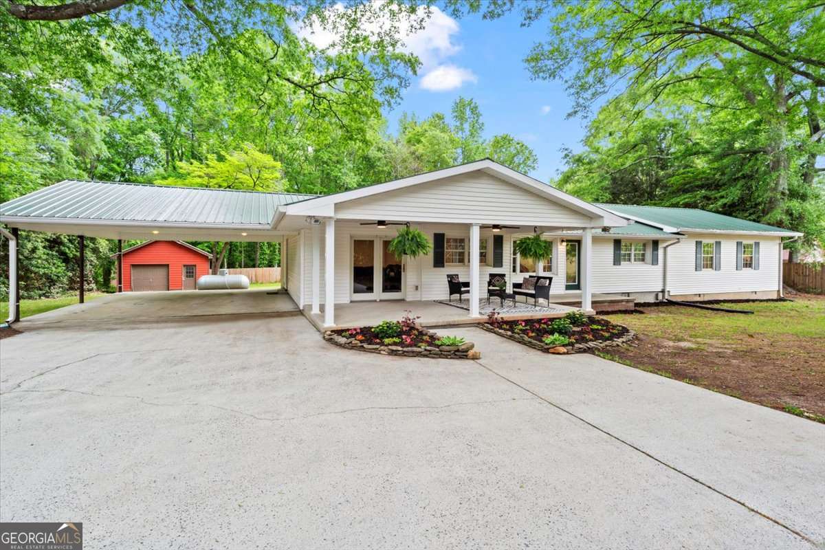5766 Macland Road Property Photo 1