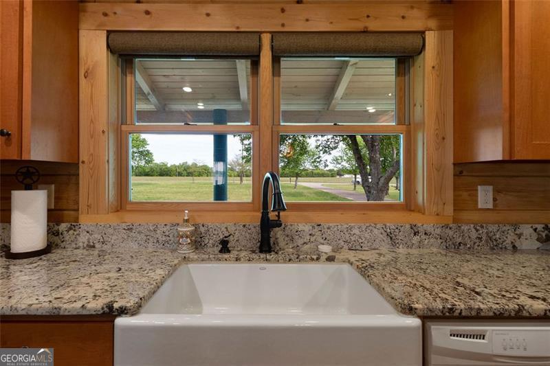 420 County Road 496 Property Photo 23