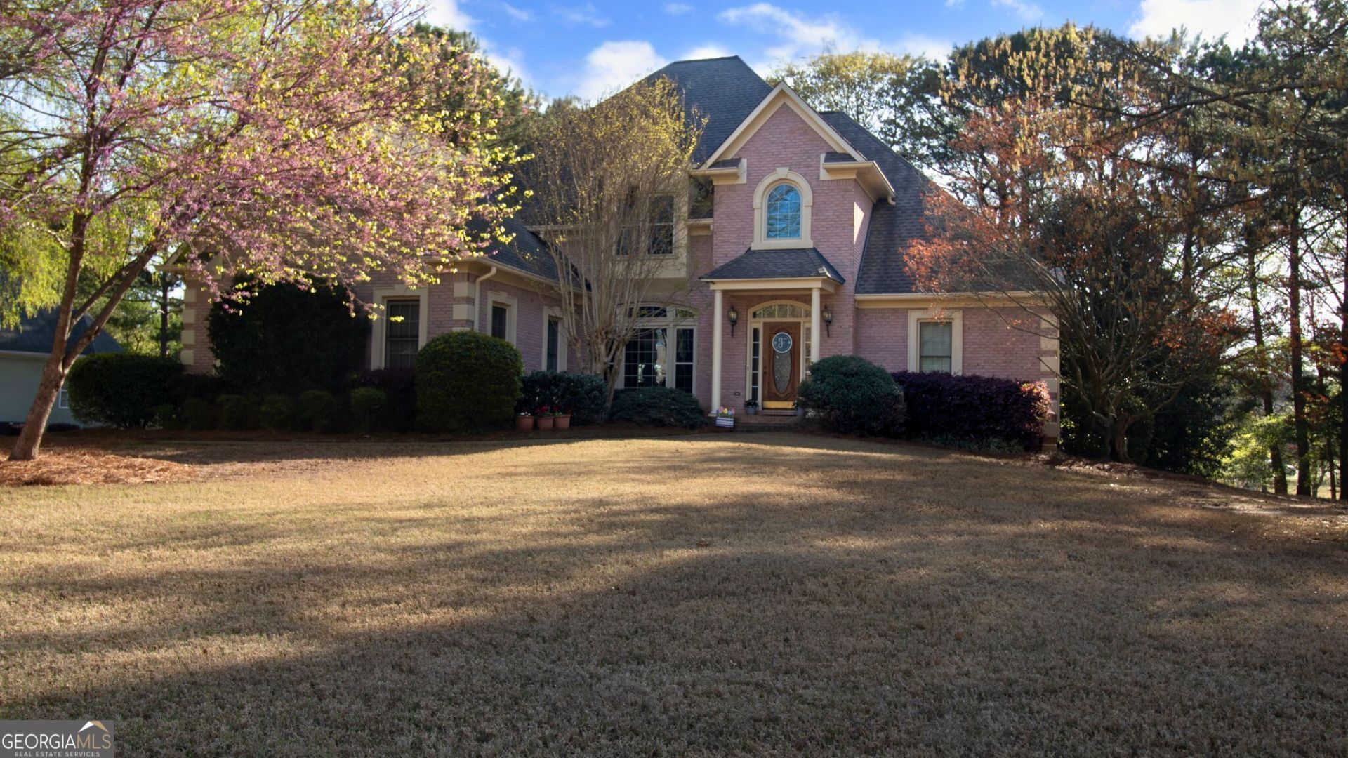 8040 Classic Drive Property Photo 1