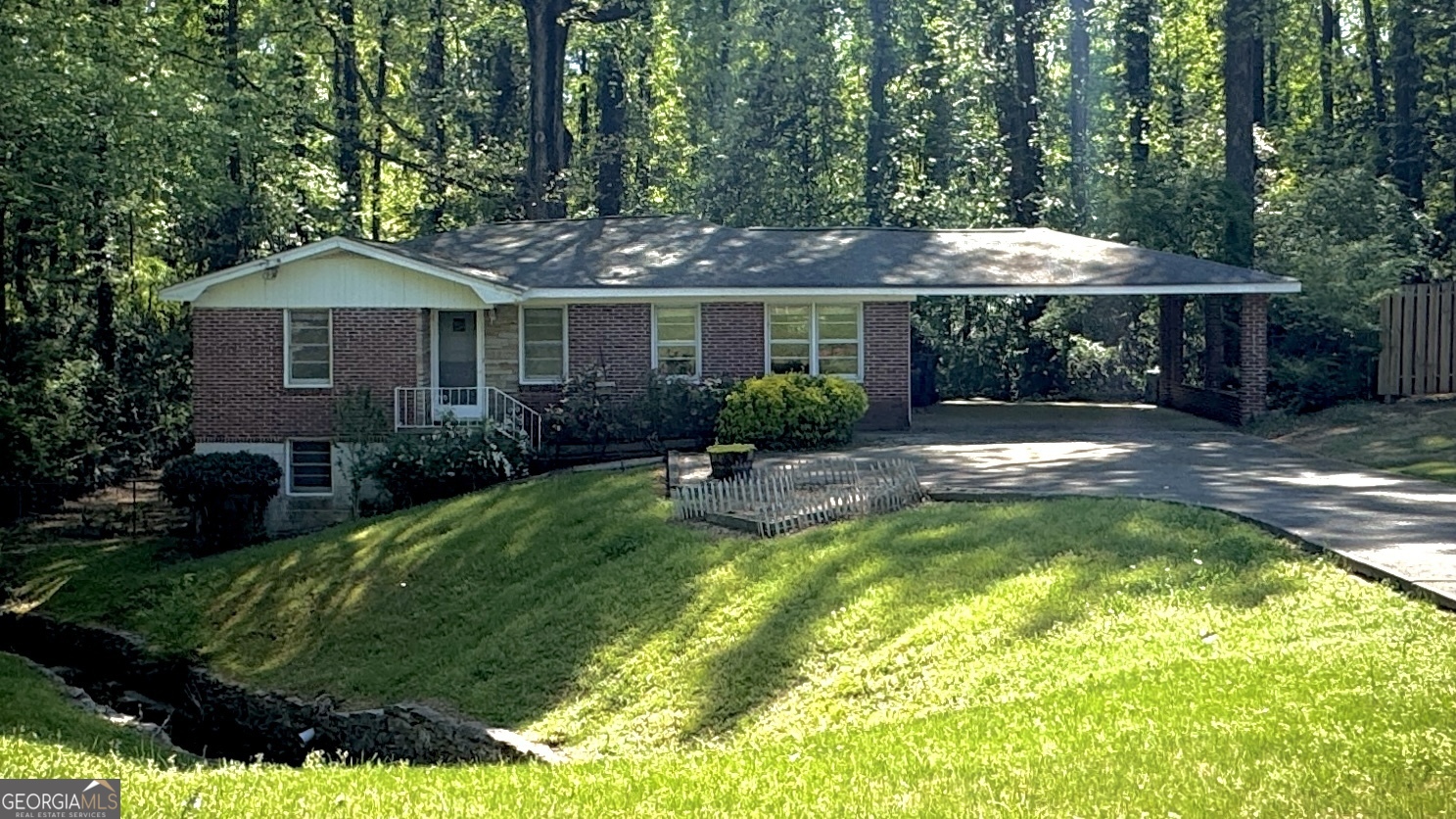 1655 Tryon Road Ne Property Photo 1