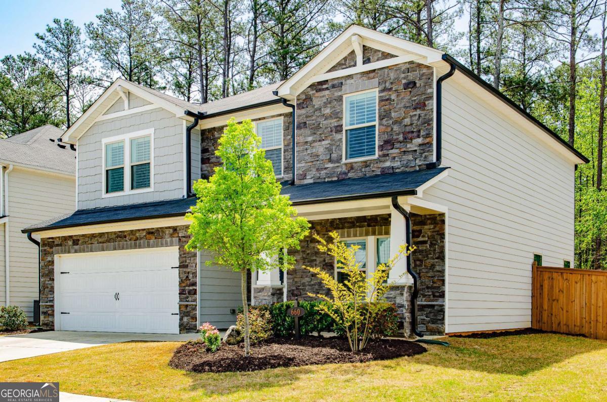 660 Stately Drive Property Photo 1