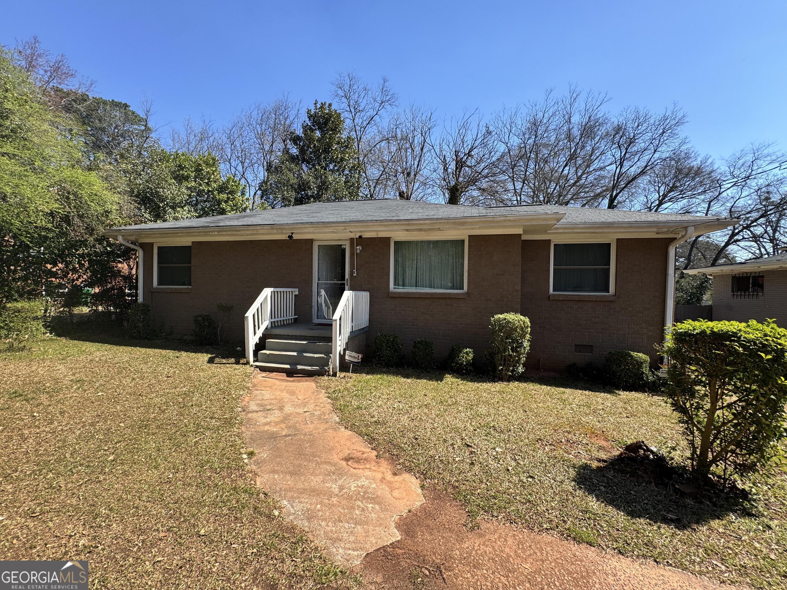 1800 Austin Drive Property Photo 1