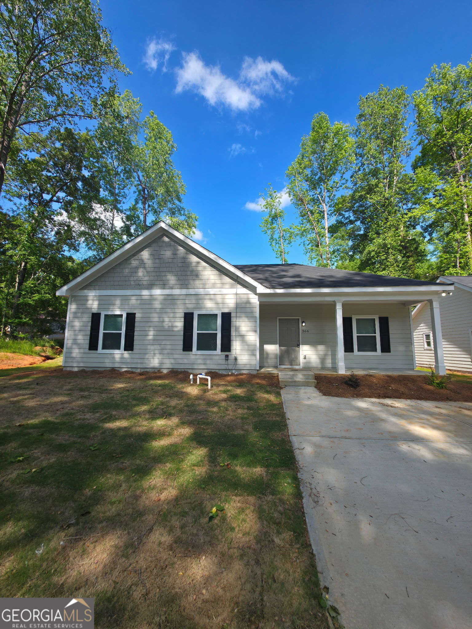 366 Washington Drive Property Photo 1