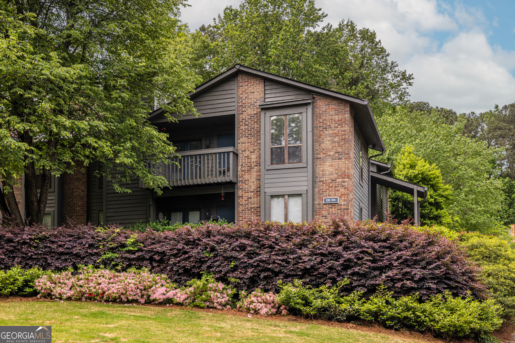223 Tuxworth Circle Property Photo 1