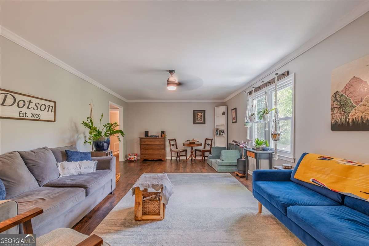 20 Mitchell Circle Se Property Photo 5