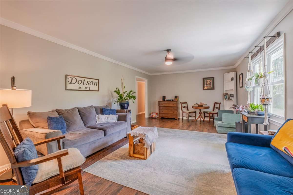 20 Mitchell Circle Se Property Photo 6