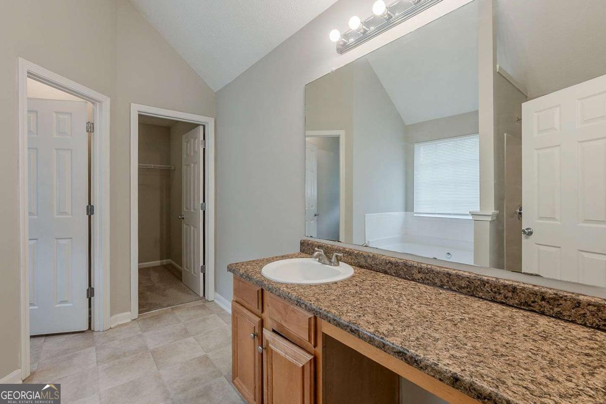 4139 Kensington Cove Property Photo 13