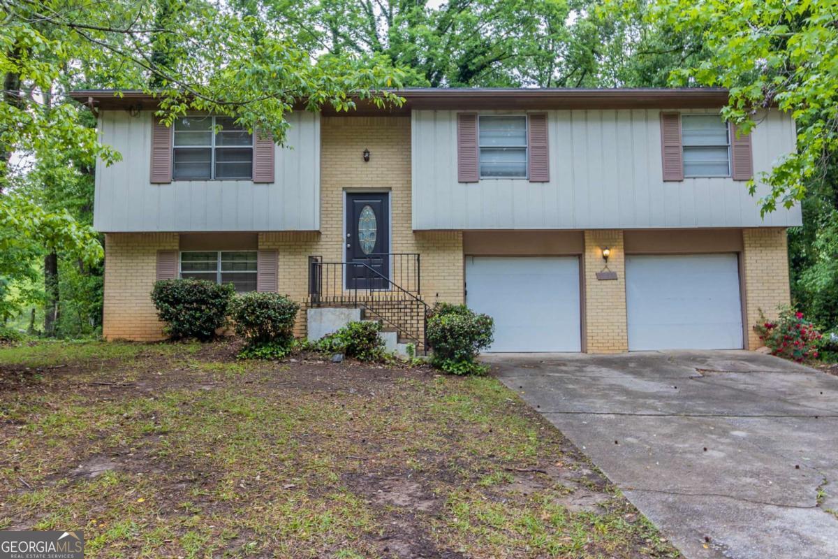 5802 Oakleaf Drive Property Photo 1