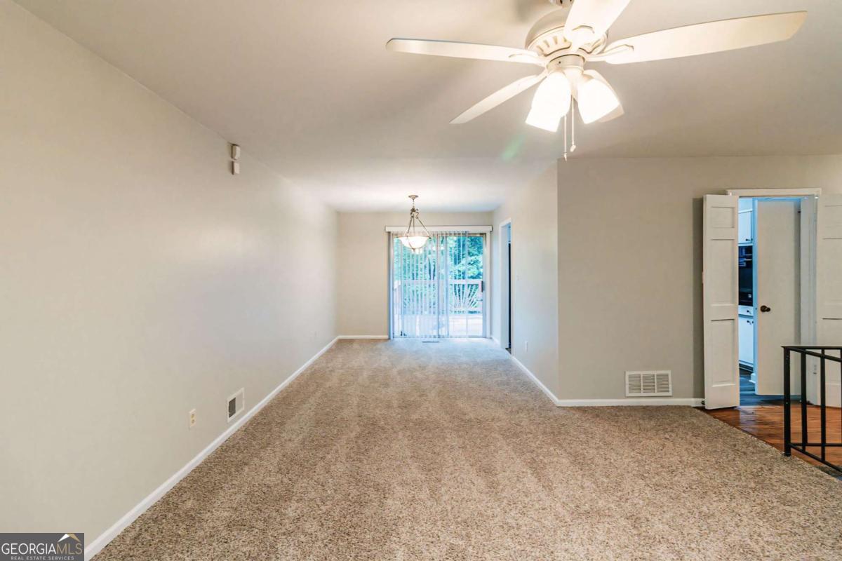 5802 Oakleaf Drive Property Photo 7
