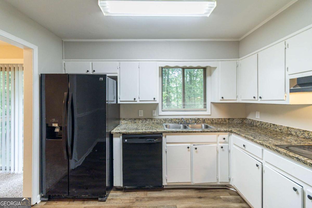 5802 Oakleaf Drive Property Photo 11