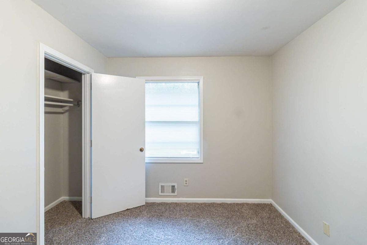 5802 Oakleaf Drive Property Photo 17