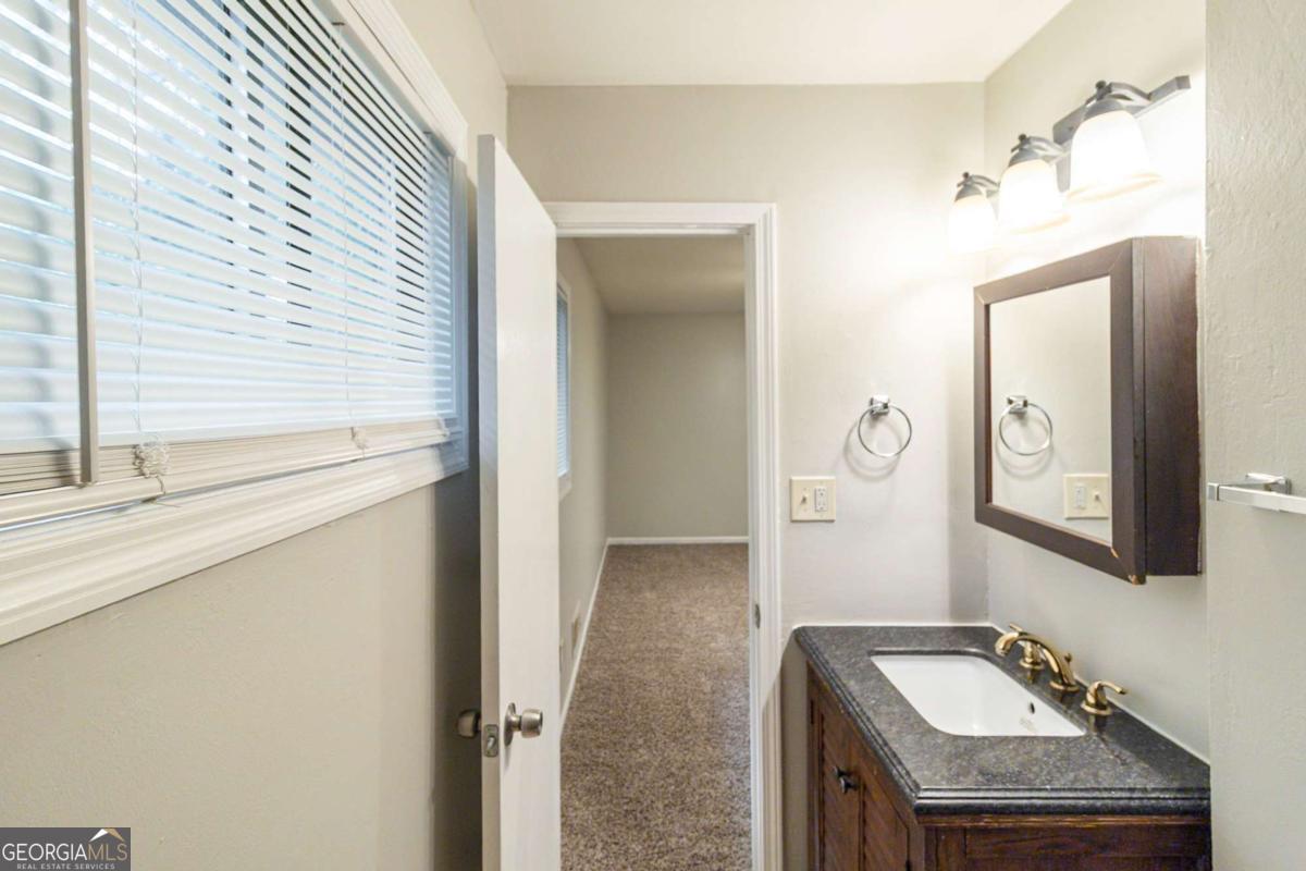 5802 Oakleaf Drive Property Photo 28