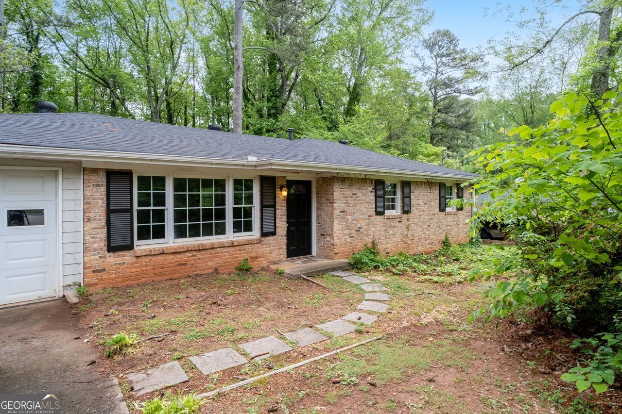 980 Oakton Drive Sw Property Photo 1