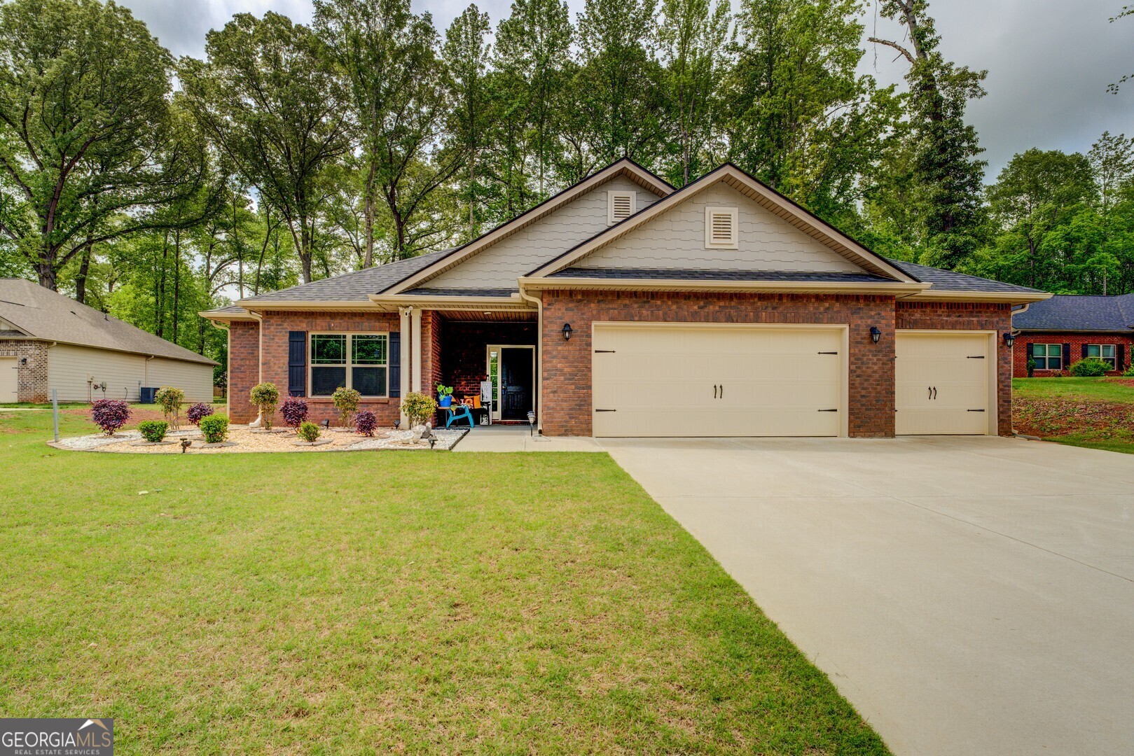 868 River Falls Drive Property Photo 1