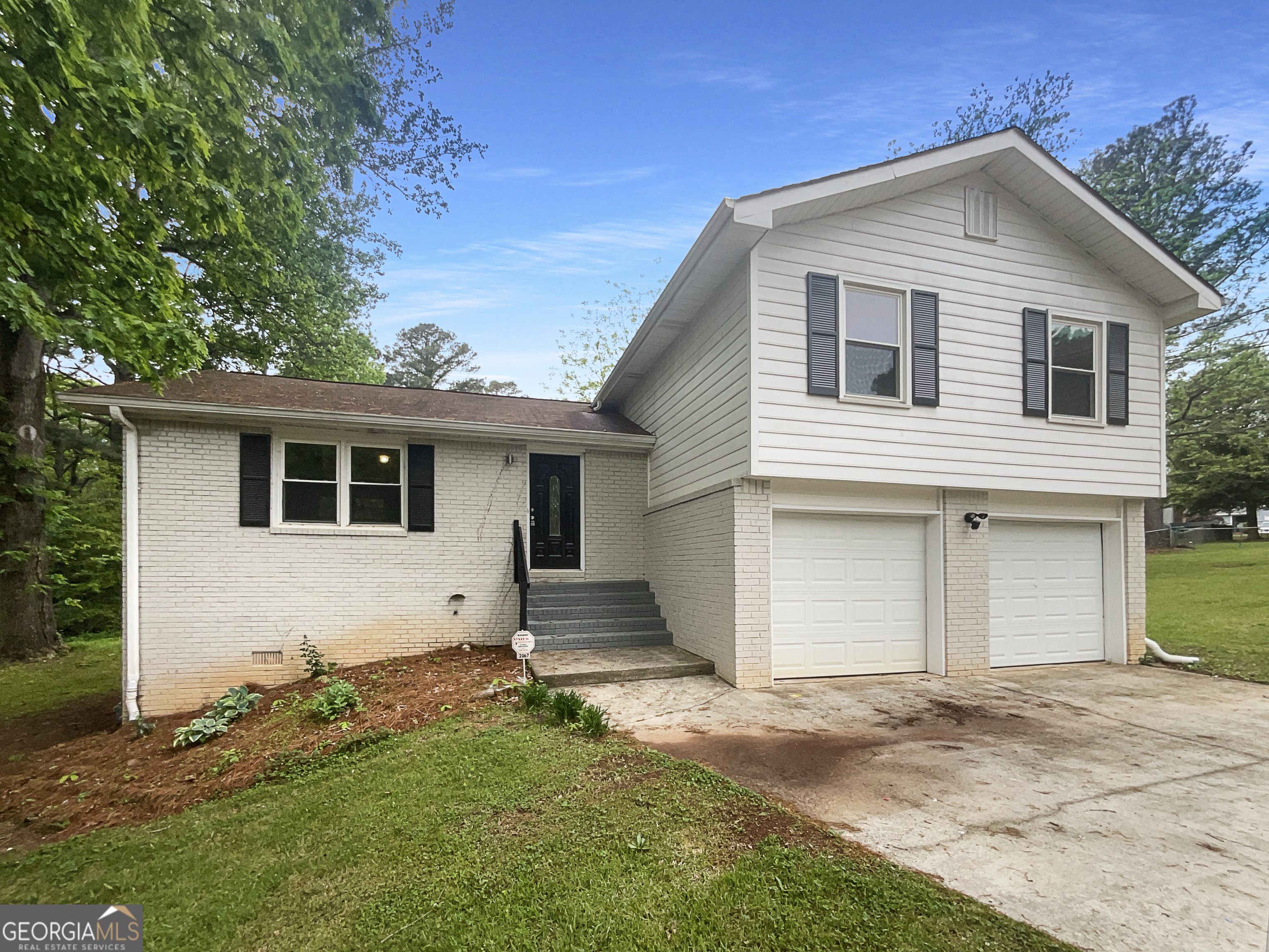 2067 Wellborn Close Property Photo 1