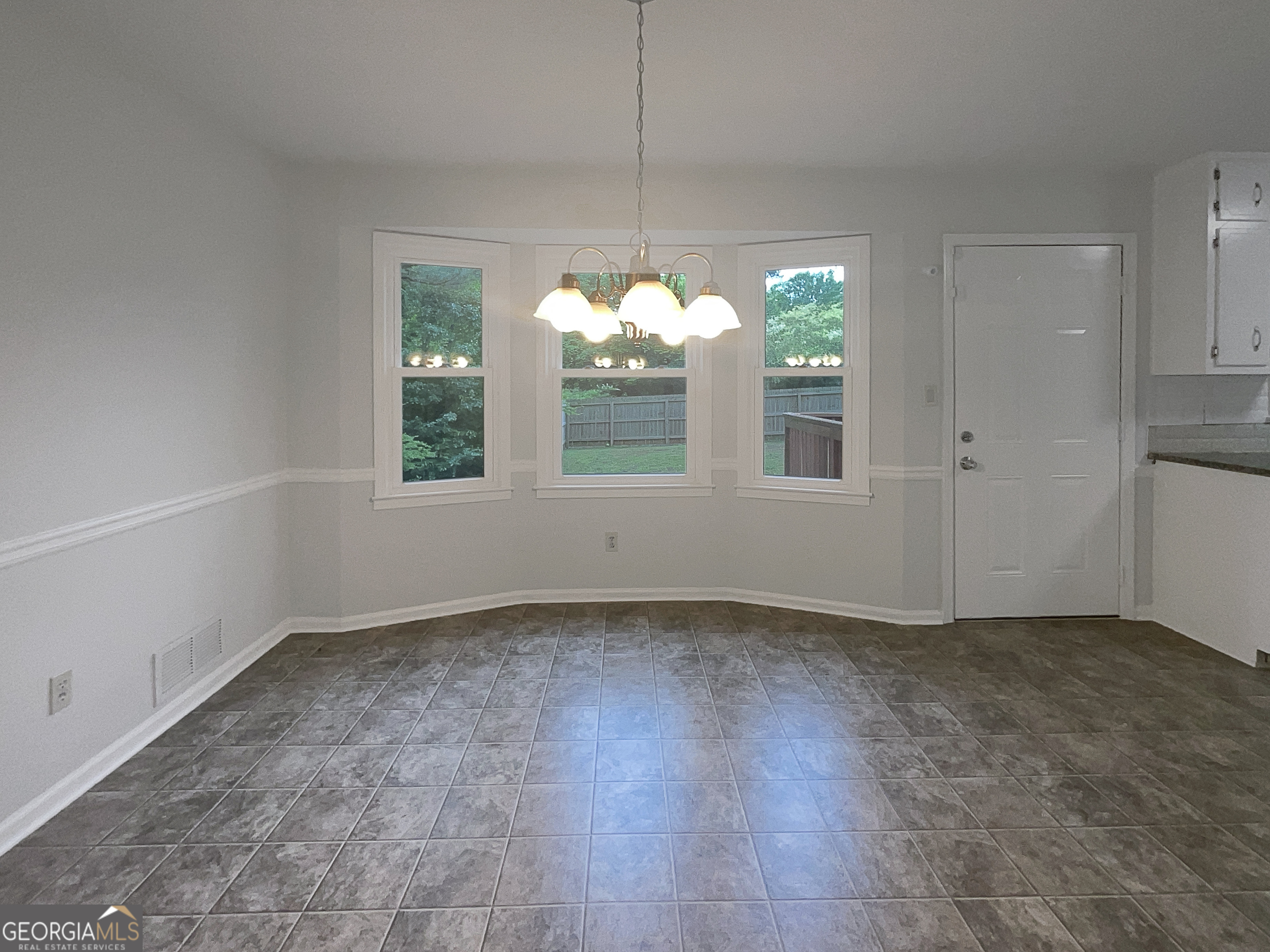 2067 Wellborn Close Property Photo 7