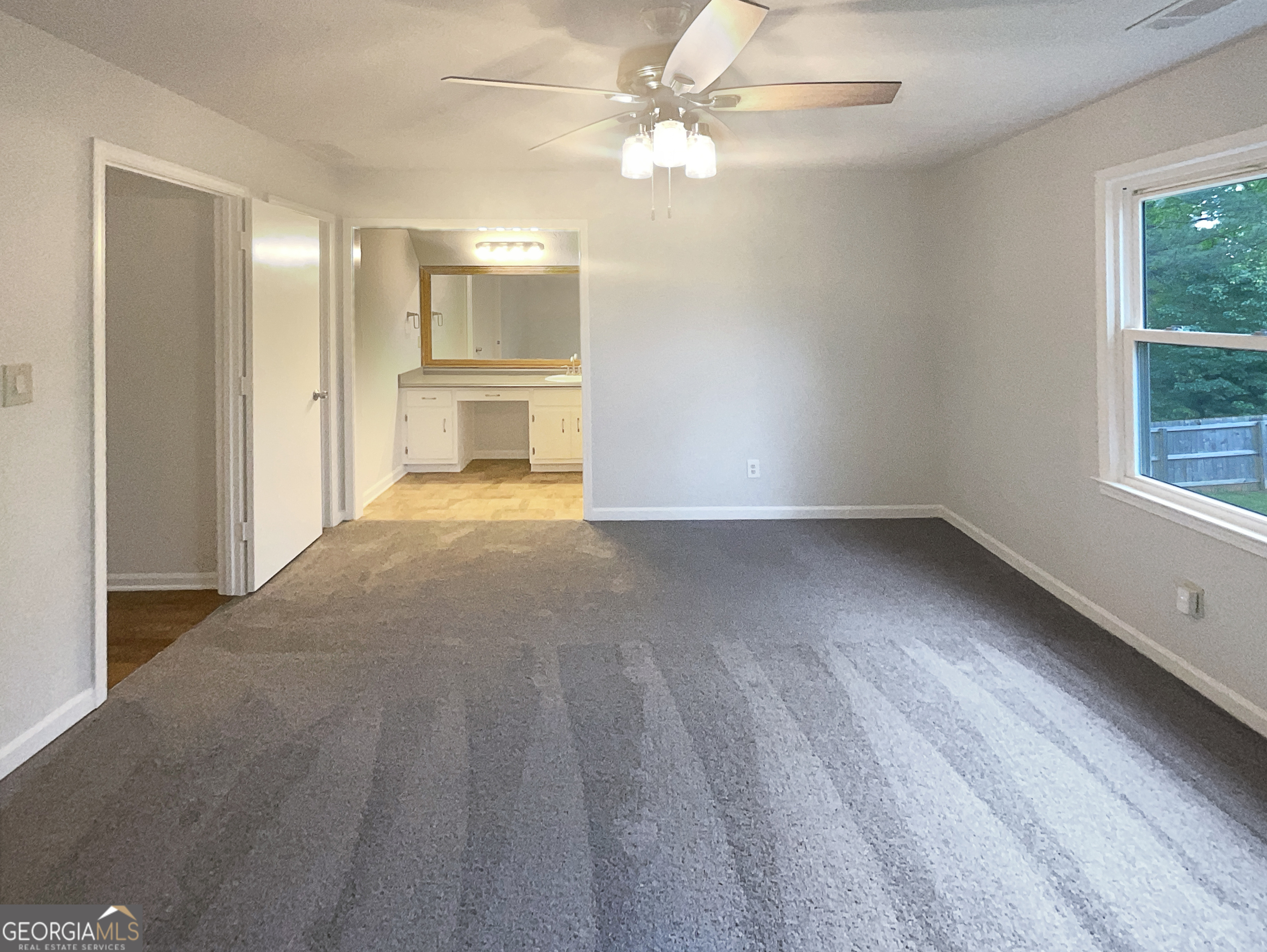 2067 Wellborn Close Property Photo 11