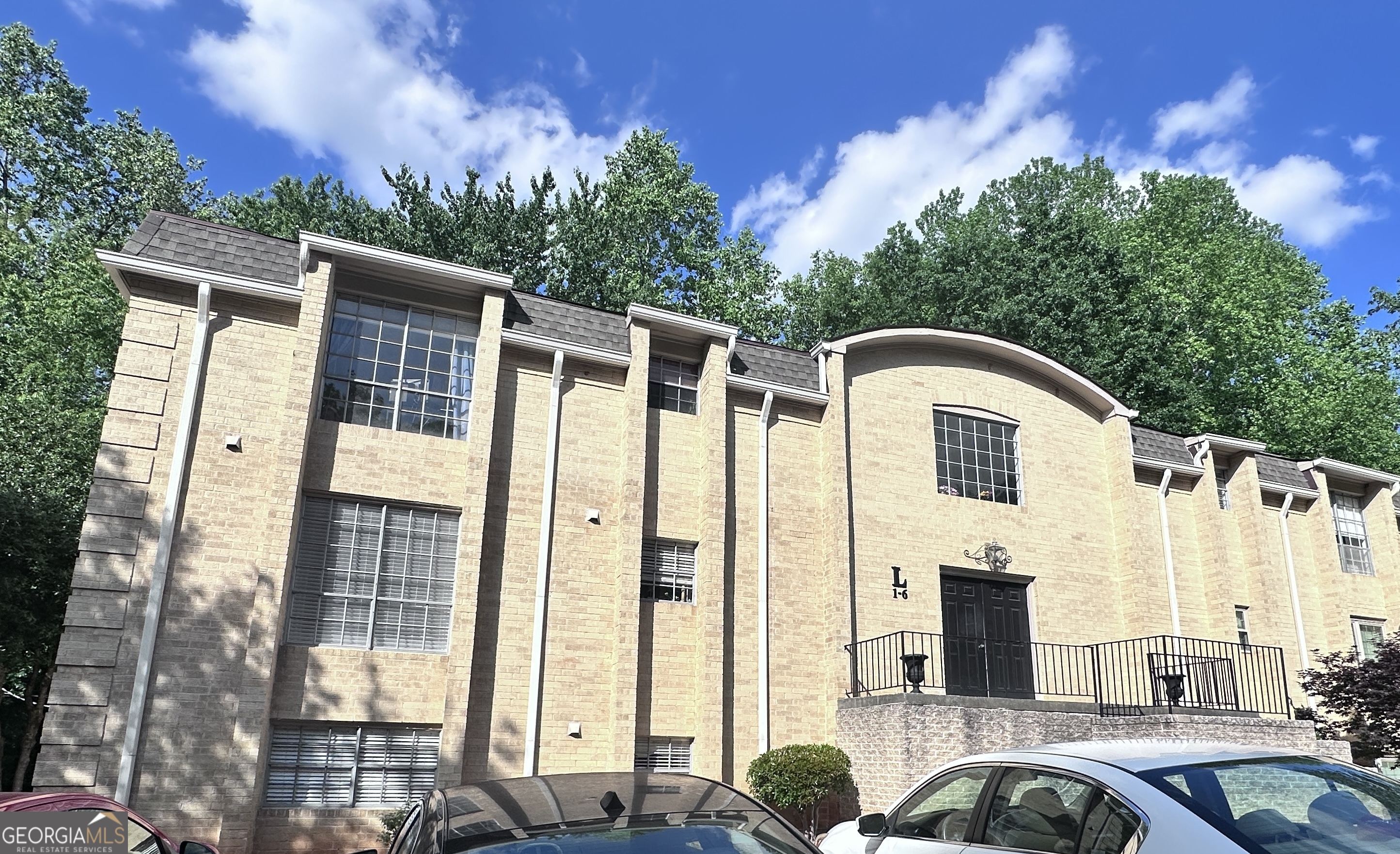 5400 Roswell Road # L3 Property Photo 1