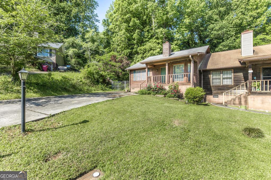 410 Steeplechase Property Photo 3