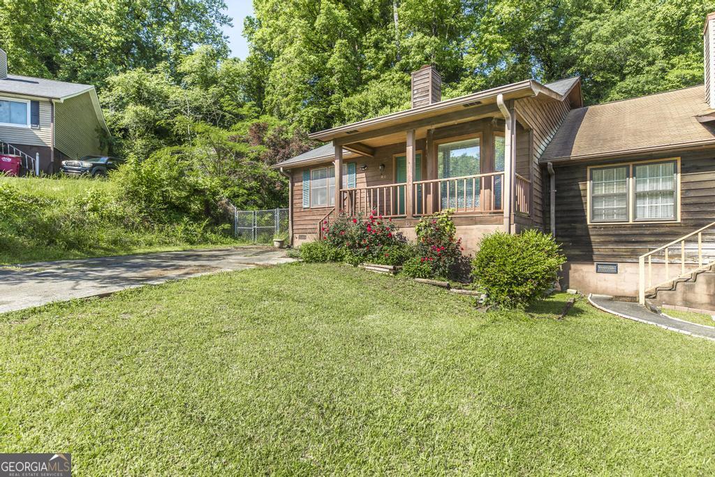 410 Steeplechase Property Photo 4