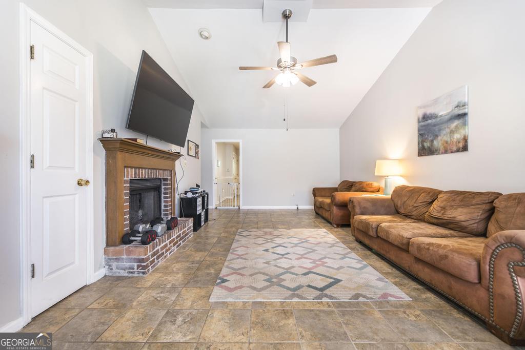 410 Steeplechase Property Photo 7