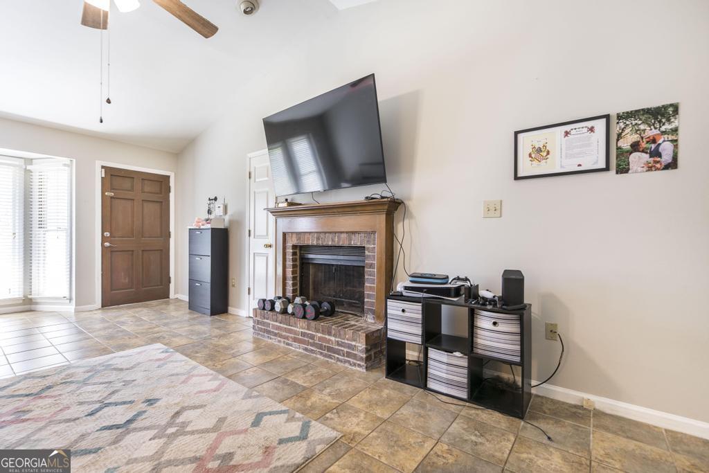 410 Steeplechase Property Photo 8