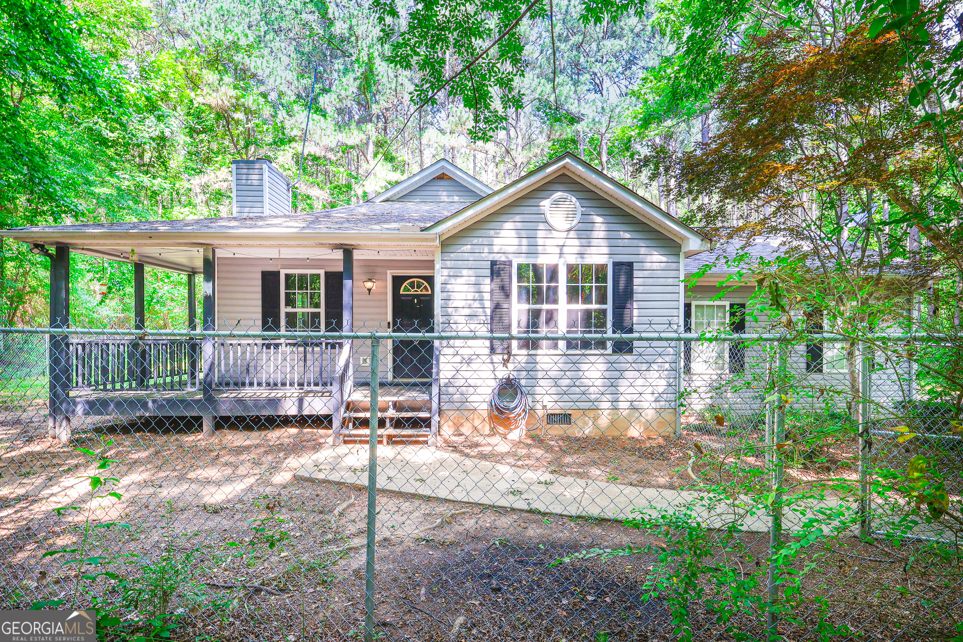 499 Pinewood Drive Property Photo 1