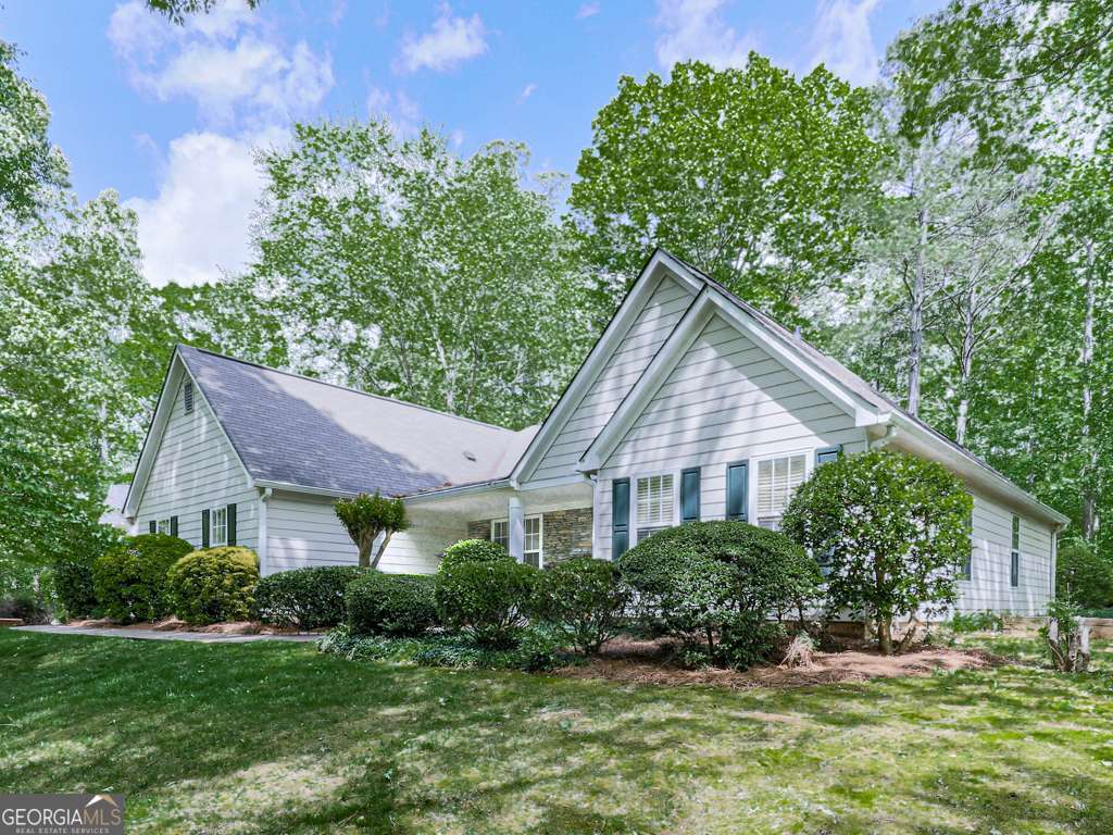 202 Westwind Drive Property Photo 1