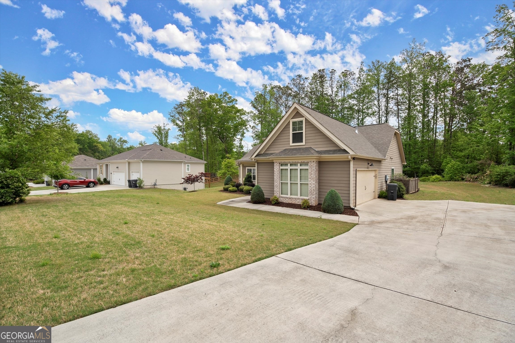 74 Stonegate Court Property Photo 3
