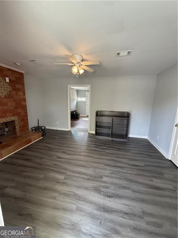 155 E Crogan Street Property Photo 4