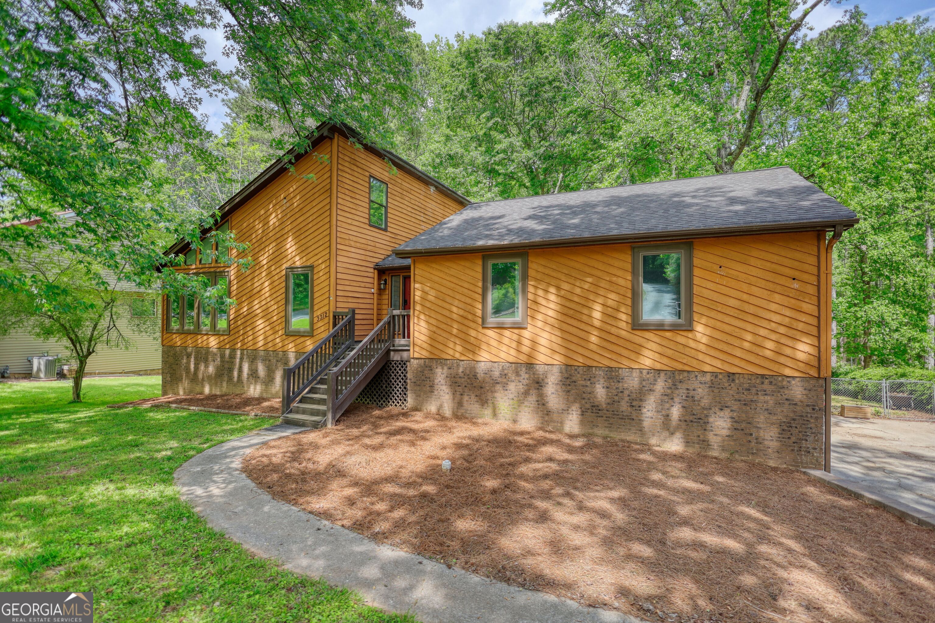 3312 Crossing Drive Property Photo 1