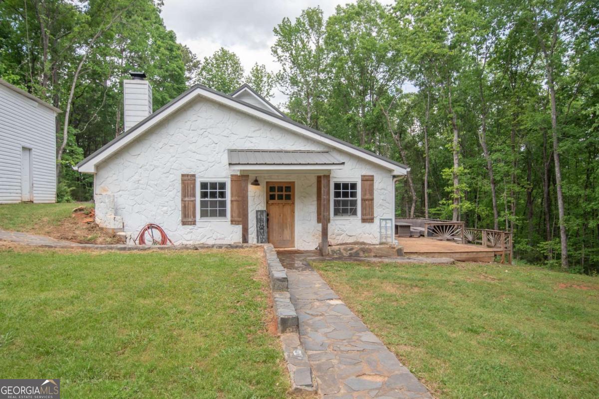 3414 Rock Mills Road Property Photo 2