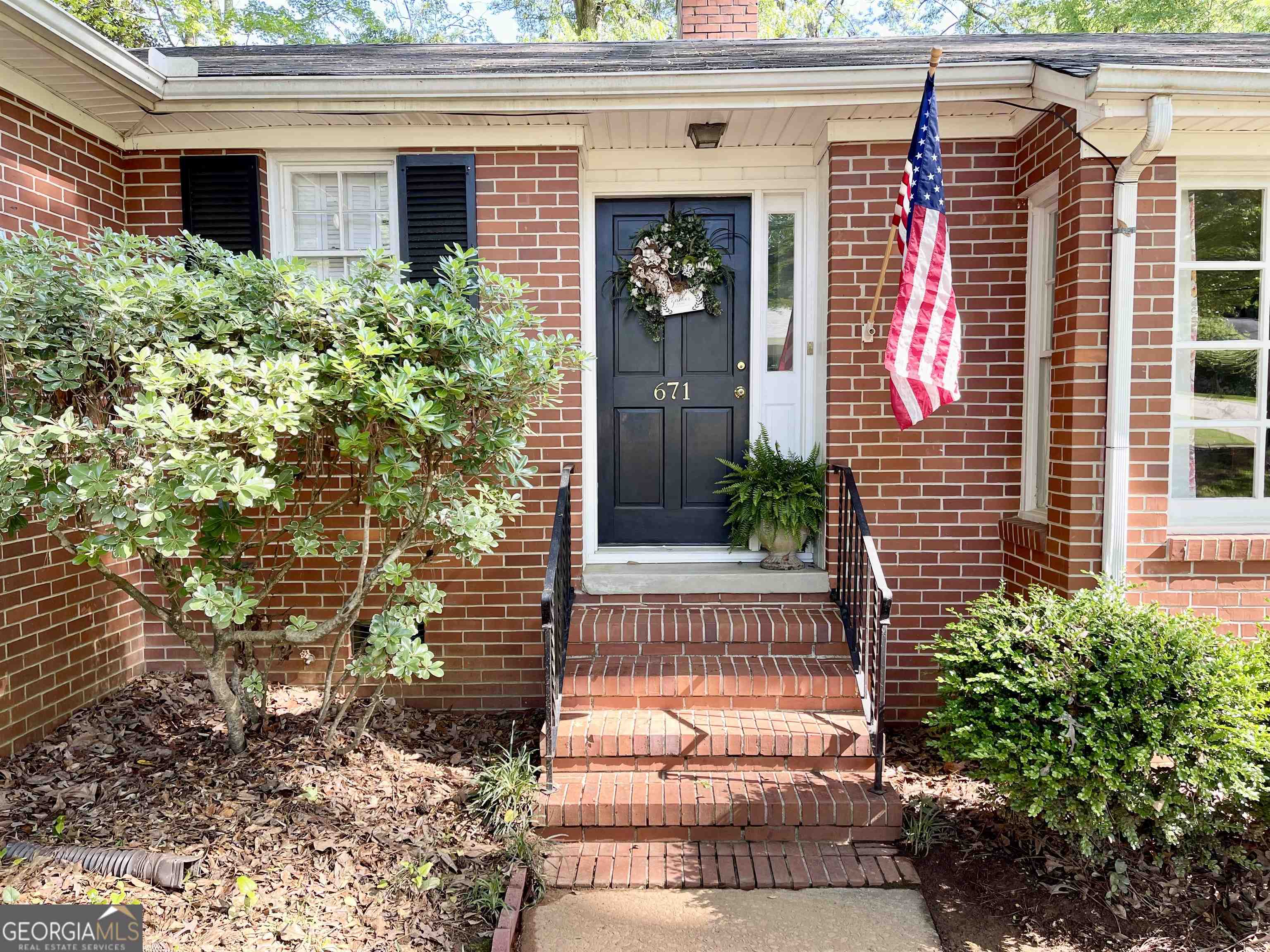 671 Brook Circle Property Photo 4