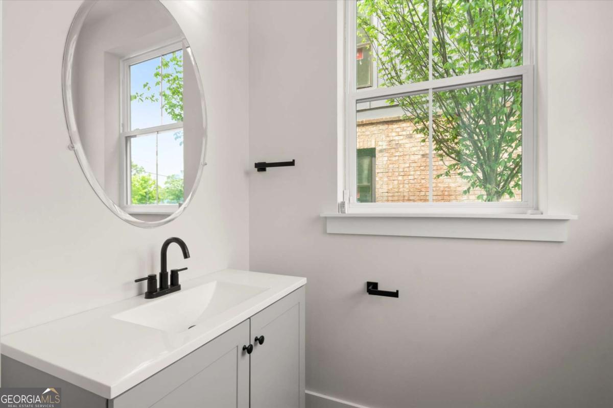 1122 W Marietta Street Nw Property Photo 10