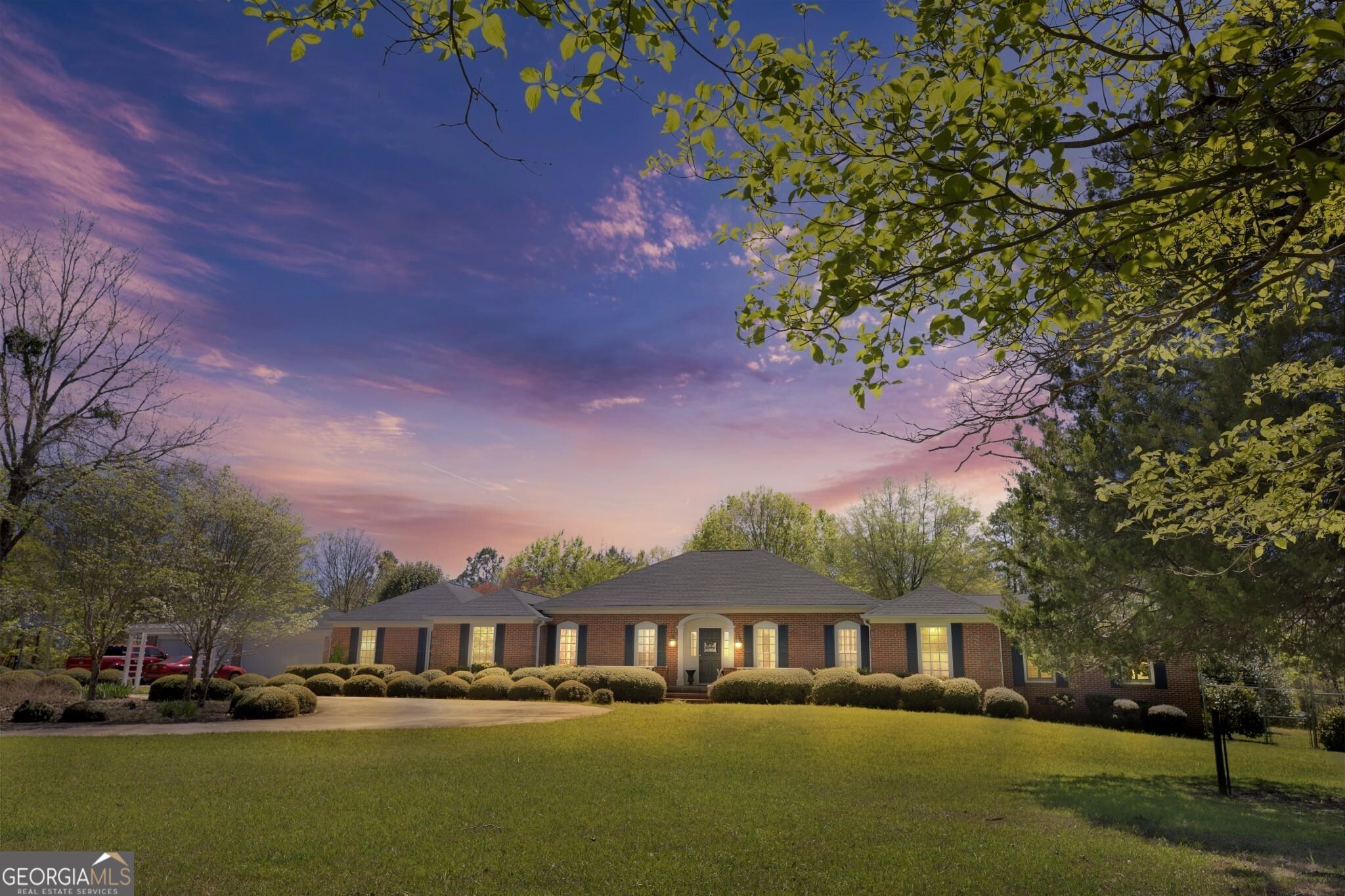 32 Green Oak Circle Property Photo 1