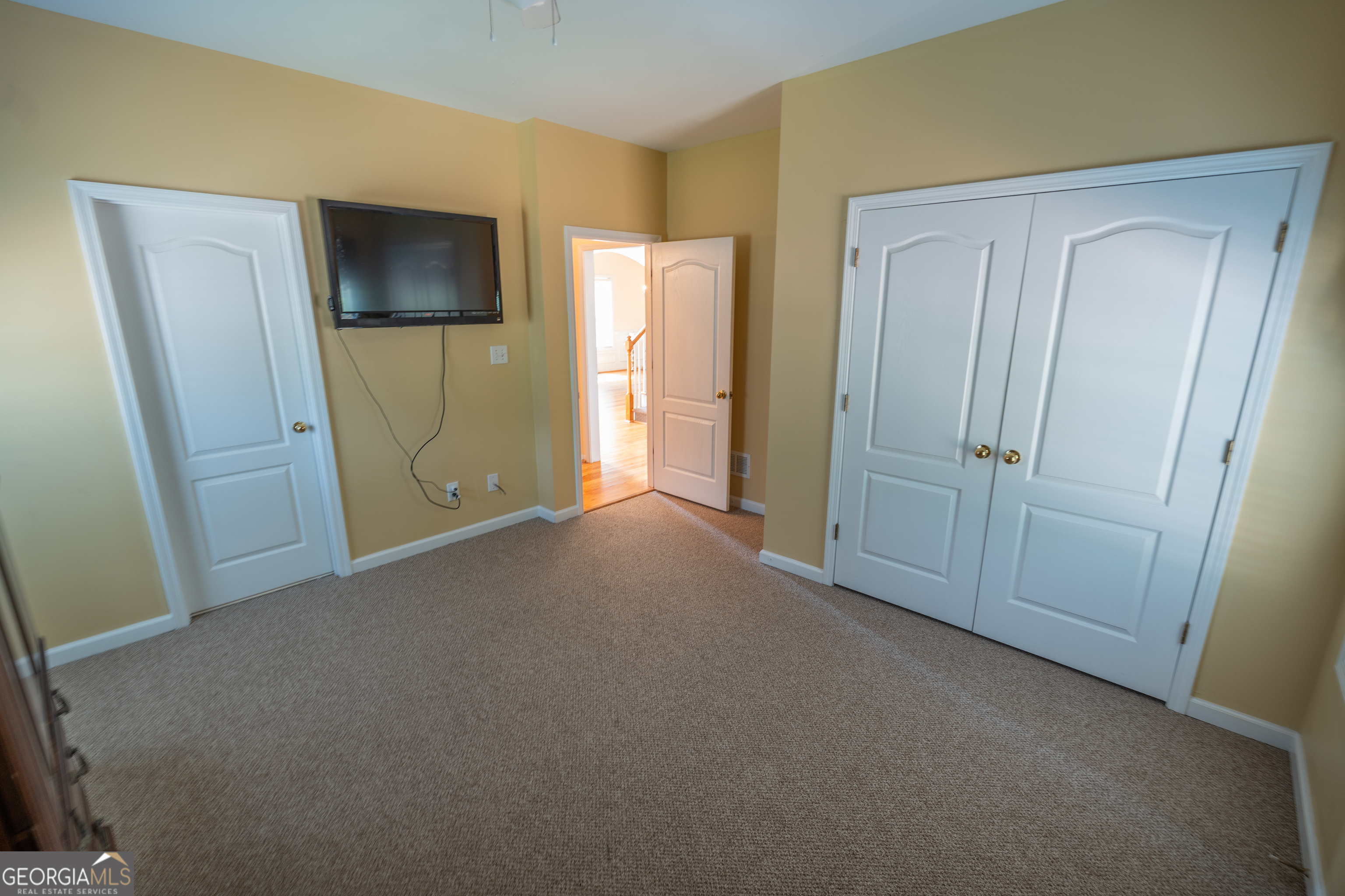 105 Kellens Court Property Photo 34