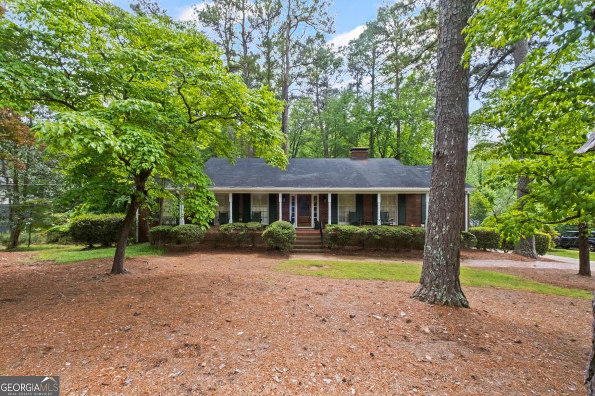 681 Hampton Place Sw Property Photo 1