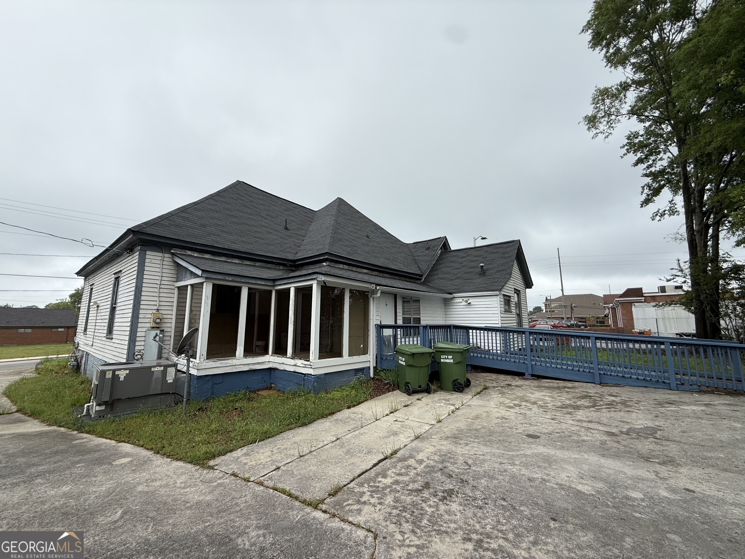 223 S Madison Avenue Property Photo 11