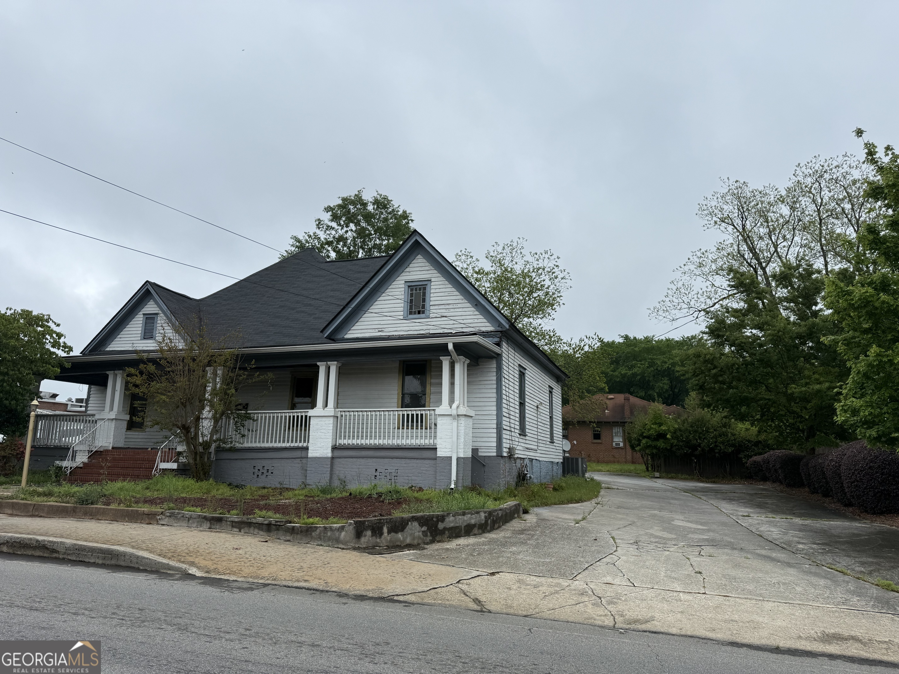 223 S Madison Avenue Property Photo 13