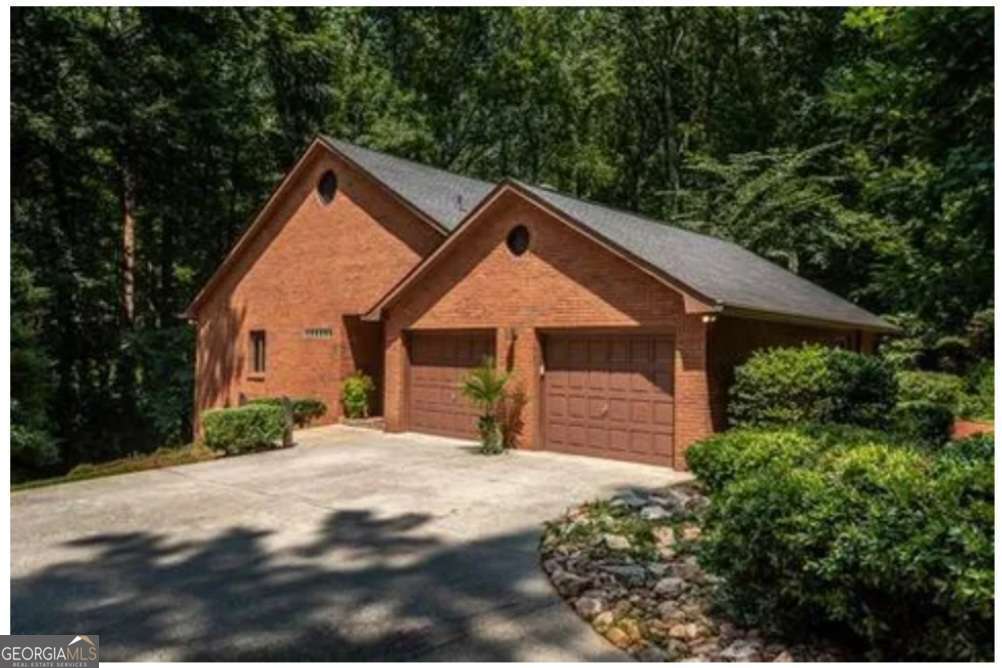 5325 Pheasant Run Run Property Photo 1