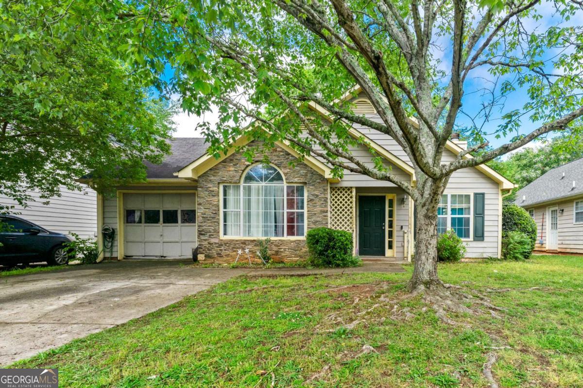 109 Crystal Brook Property Photo 1