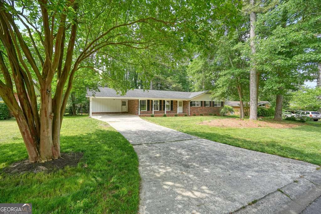 2350 Maxine Drive Se Property Photo 1