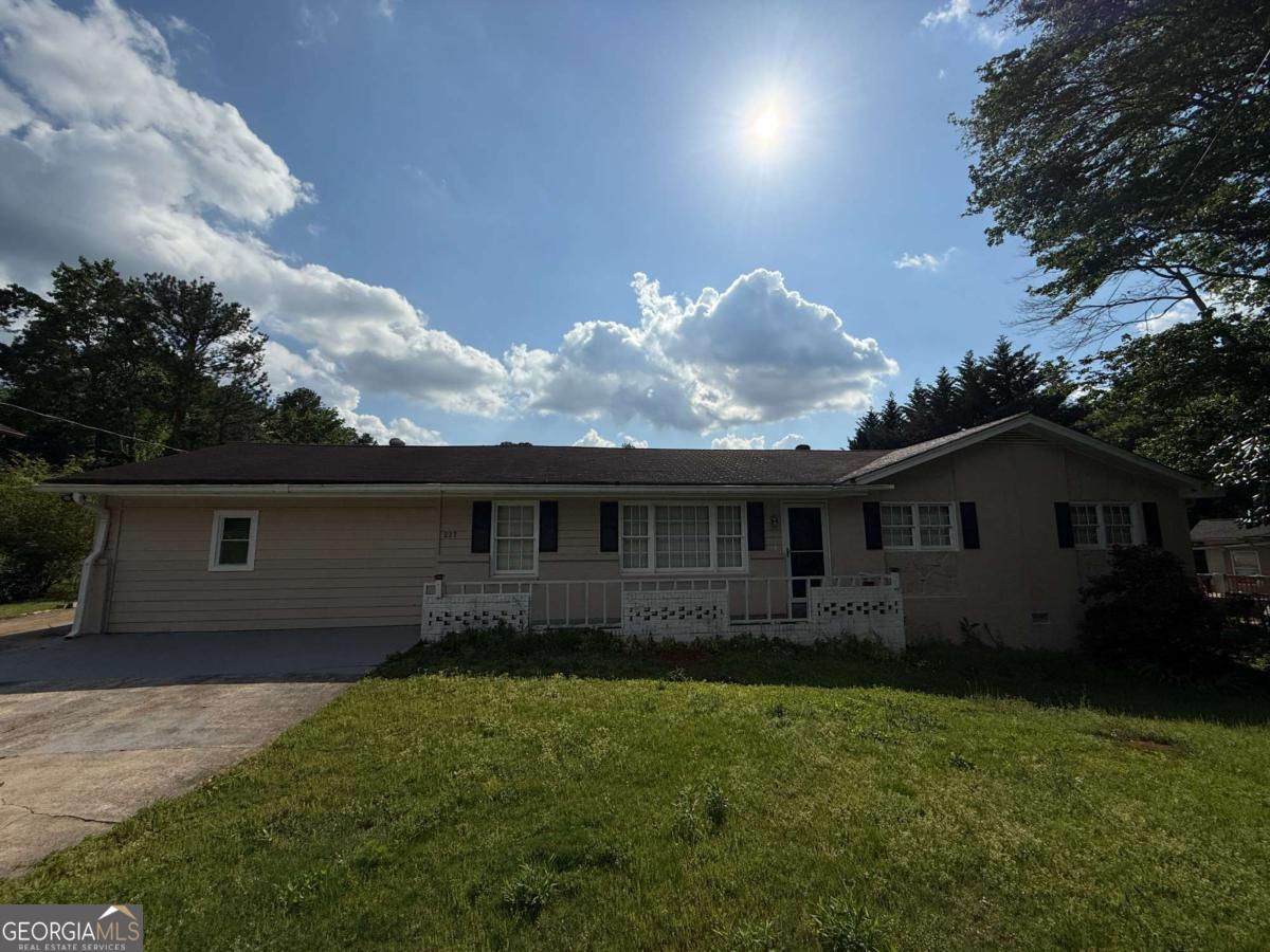 237 Sandra Drive Nw Property Photo 1